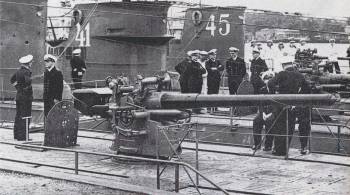 U-boat deck gun