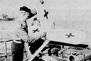 A crew assembling the tail of the Focke-Achgelis.