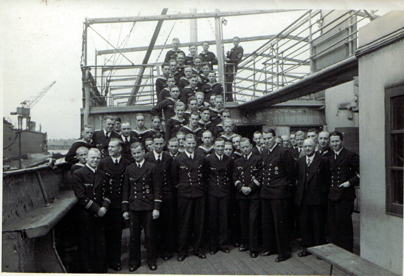 Crew of U- 630 by training at Ship Robert Ley
